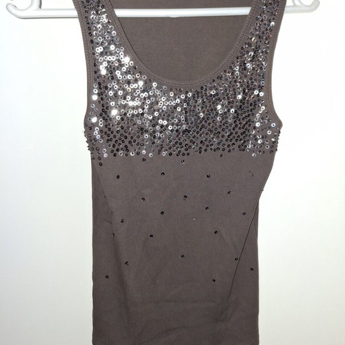 T-shirt with brown sequins like new, size L
