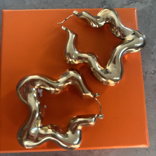 Earrings like new, gold tone
