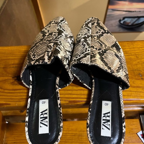 Zara women's slippers like new, natural leather, size 40