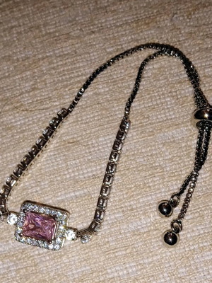 Bracelet with sparkling zirconia and adjustable size