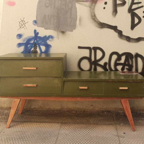1960s dresser with 4 drawers