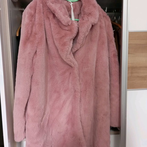 Pink Faux Fur Coat New, Size XXL