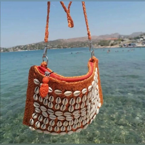 Crossbody bag new with shells in three colors