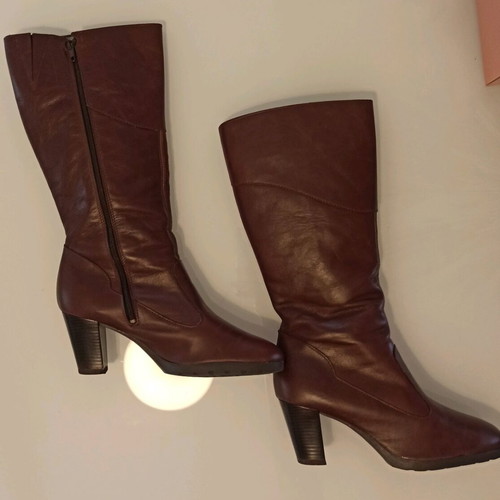 Leather boots size 41 used, brown