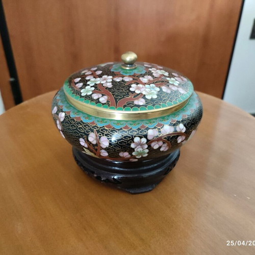 Cloisonné vase like new, 25 cm height, decorated with flowers
