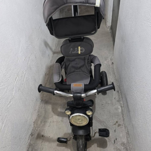 Chipolino City tricycle used with sunshade and parent handle