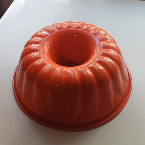 Cake pan used