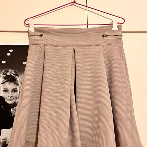 A-line skirt like new, size Large, beige and gray