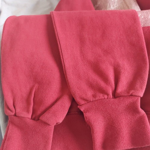 New Wave red sweatshirt like new, very comfortable