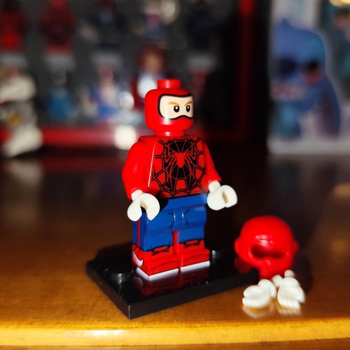 Spider-Man Peter Parker Wrestling Suit minifigure like new