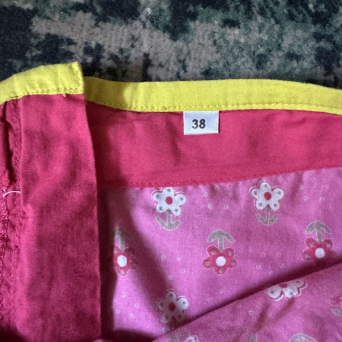 Skirt pink with floral and heart details like new, size M