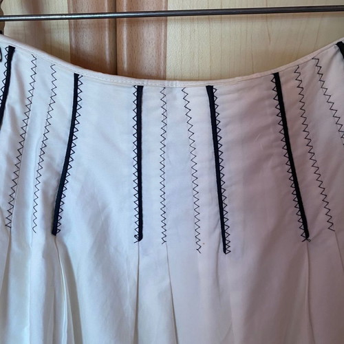 Zara skirt No M like new with satin lining