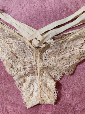 Lace lingerie new, size M, beige to light yellow