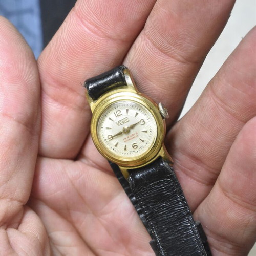 Venus Vintage 19 Rubis Antimagnetic Women's Wristwatch Swiss Made used for repair