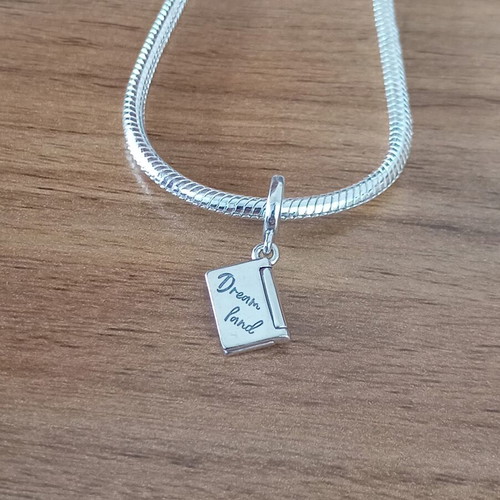 Pandora Passport Charm like new, silver