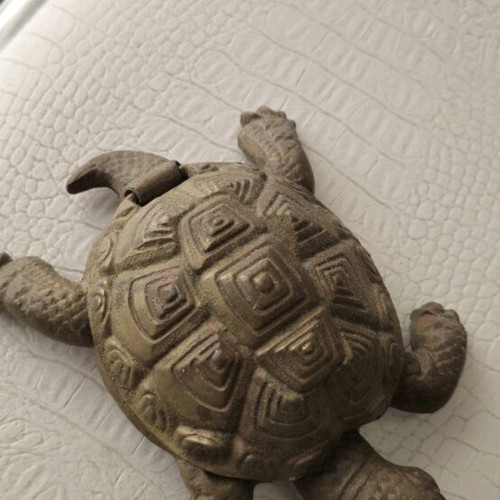 Bronze turtle box like new