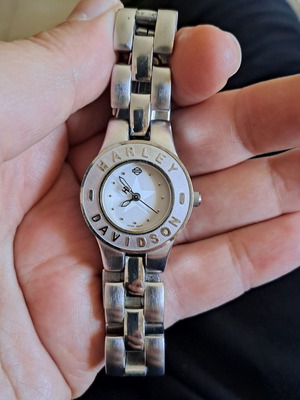 Harley-Davidson vintage γυναικείο ρολόι Bulova μεταχειρισμένο, ανοξείδωτο ατσάλι