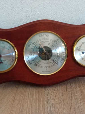 Wooden wall-mounted Weathermaster weather station vintage, used