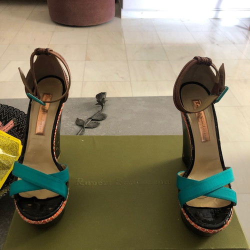 Rupert Sanderson platforms size 39 like new