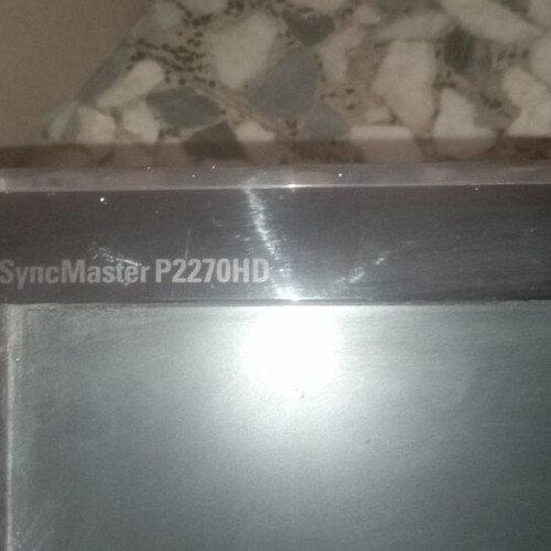Samsung SyncMaster P2270HD 22" monitor with wall mount, used