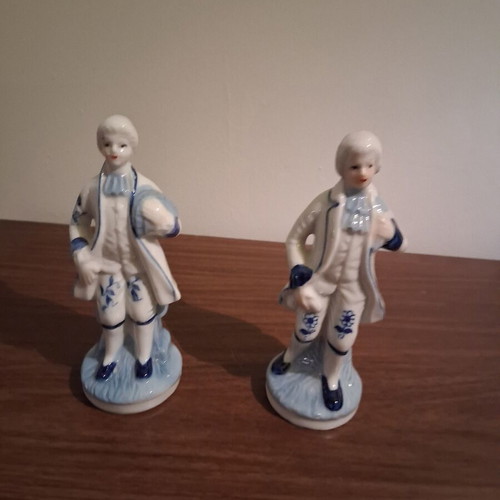 Vintage porcelain figurines set of 2 used, blue and white style