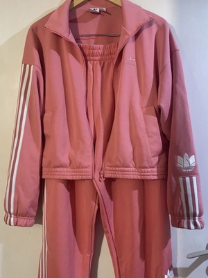 Adidas Adicolor 3D Trefoil Track Suit like new, pink