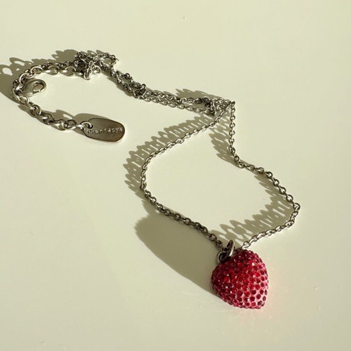 Phantasya heart pendant used with red stones