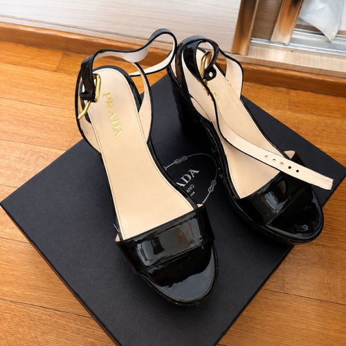 Prada women's shoes size 37, black patent leather, unworn