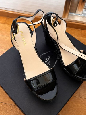 Prada women's shoes size 37, black patent leather, unworn