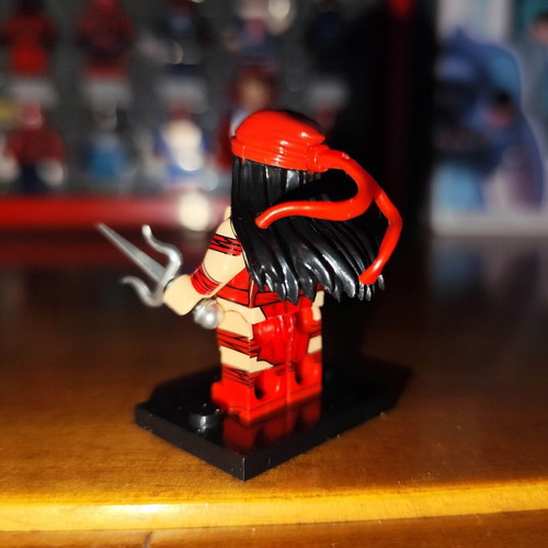 Elektra Classic Red Suit minifigure like new with accessories
