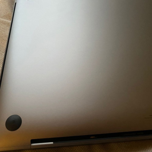 MacBook Pro 2019-20 i9 16GB 500GB NVMe SSD 4GB GPU like new