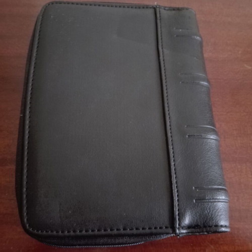 Moschino leather organiser used in very good condition