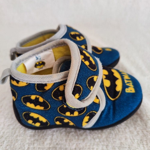 Batman slippers for boy size 21 like new