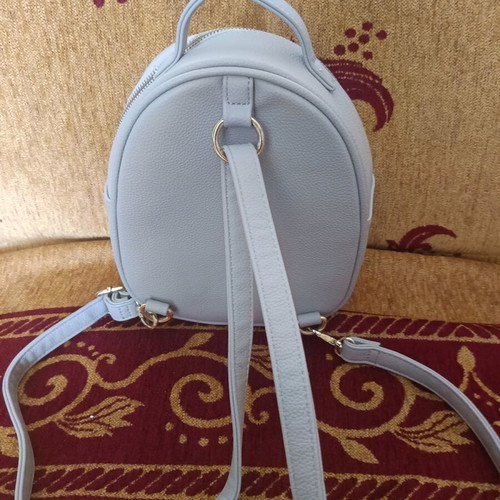 Backpack youth women's shoulder type like new
