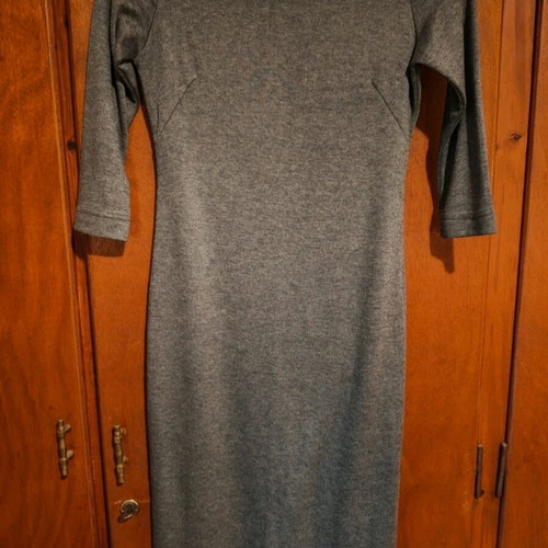 Elastic fitted long dress gray like new