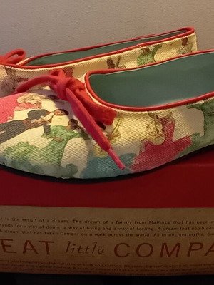 Camper Twin Ballet Mariachi & Dancers flats like new, multicolor, size 36