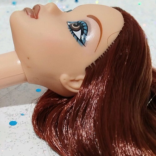 My Scene Chillin' Out Chelsea doll used with flaws