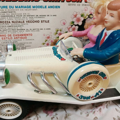 Παιχνίδι Wedding Cartoon Car δεκαετίας 90 μεταχειρισμένο, vintage