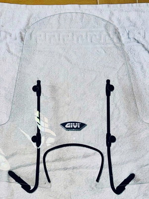 GIVI ανεμοθώρακας σαν καινούργιος για Piaggio Liberty και I Get