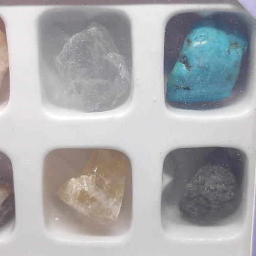 Natural minerals collection with 20 pieces like new