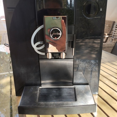 Jura F9 automatic espresso and cappuccino machine like new