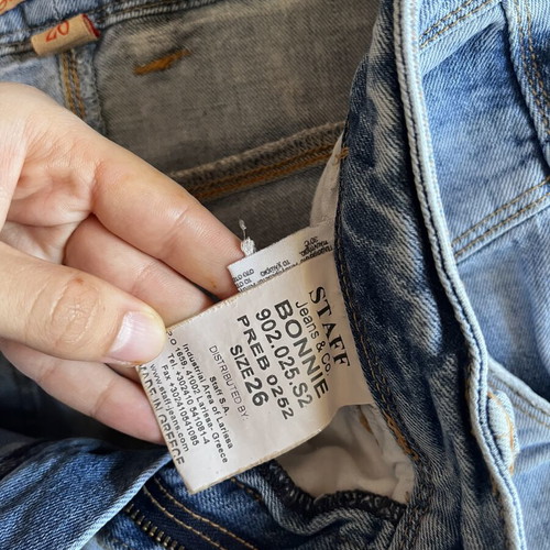 Skinny slim tapered distressed vintage jeans by Staff Jeans&Co used