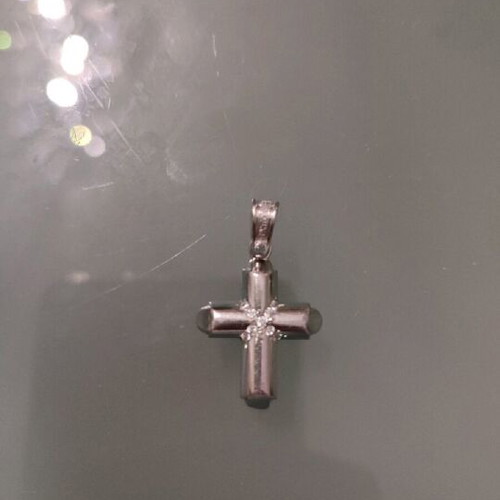 Triantos pure white gold cross 14K like new