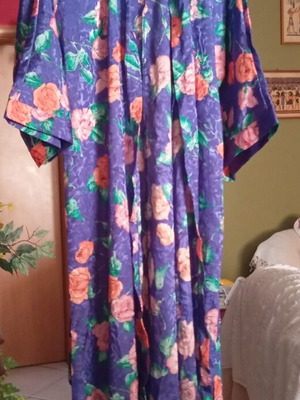 Floral women's robe like new, maxi length, satin-like fabric