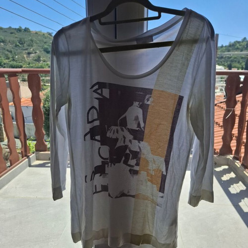 Escada sports top like new, size S, beige and white
