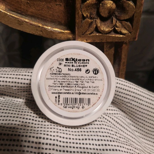 Sixteen 16 HRS blush unused, like new