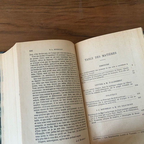 Contrat Social Russeau hardcover book used in French