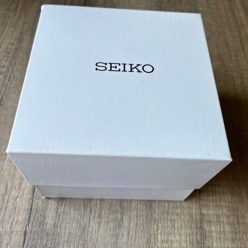 Seiko SKX007K2 used mechanical dive watch with bracelet
