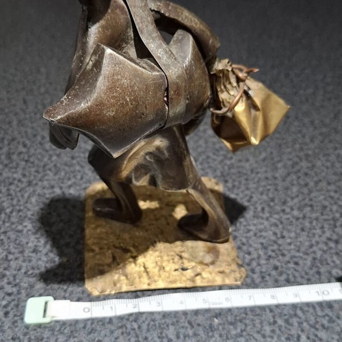 Handmade bronze vintage figure sculpture like new