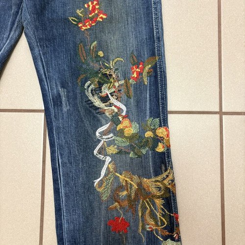 Parasuco women's jeans size S used with floral embroidery